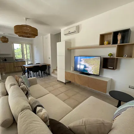 Pinetamare Azur - Panoramic Rooftop Porto Selvaggio 아파트